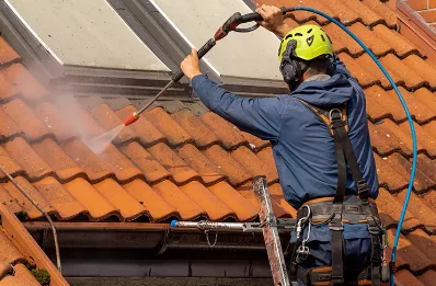 Démoussage et hydrofuge de toiture à Baliros